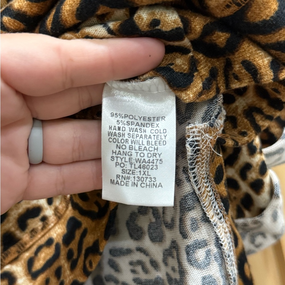 Leopard Print Scoop Neck Women’s Top - Brown/Black - Picture 7 of 8